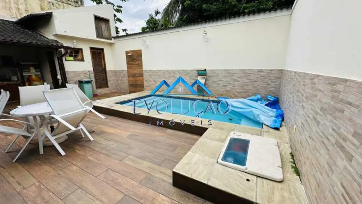 Foto 1 de Casa com 3 quartos à venda, 308m2 em Rio De Janeiro - RJ