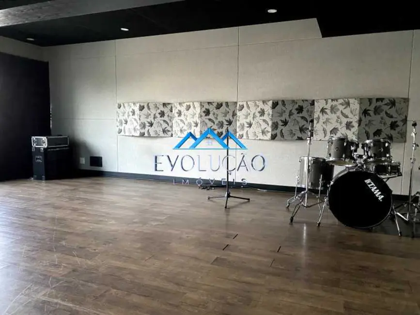 Prédio Inteiro para alugar, 1071m2 em Rio De Janeiro - RJ - imagem 9 Foto 9 de Prédio Inteiro para alugar, 1071m2 em Rio De Janeiro - RJ