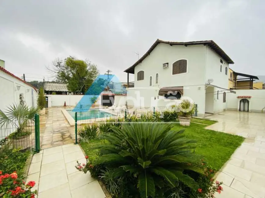 Foto 2 de Casa com 3 quartos à venda, 300m2 em Rio De Janeiro - RJ