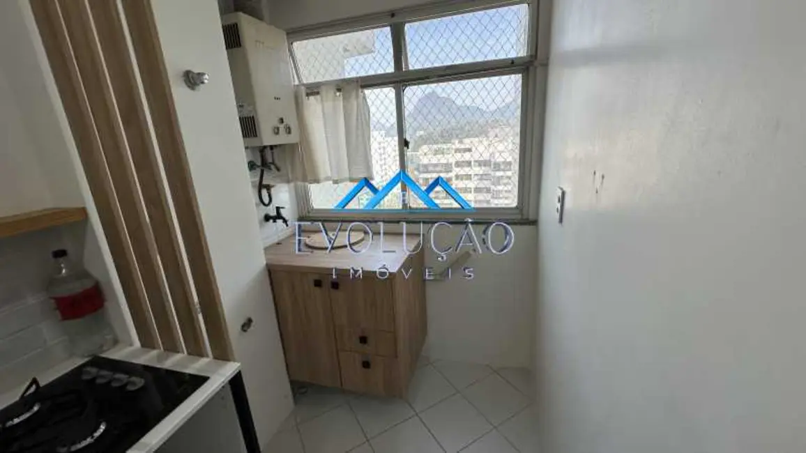 Cobertura com 2 quartos para alugar, 140m2 em Rio De Janeiro - RJ - imagem 3 Foto 3 de Cobertura com 2 quartos para alugar, 140m2 em Rio De Janeiro - RJ