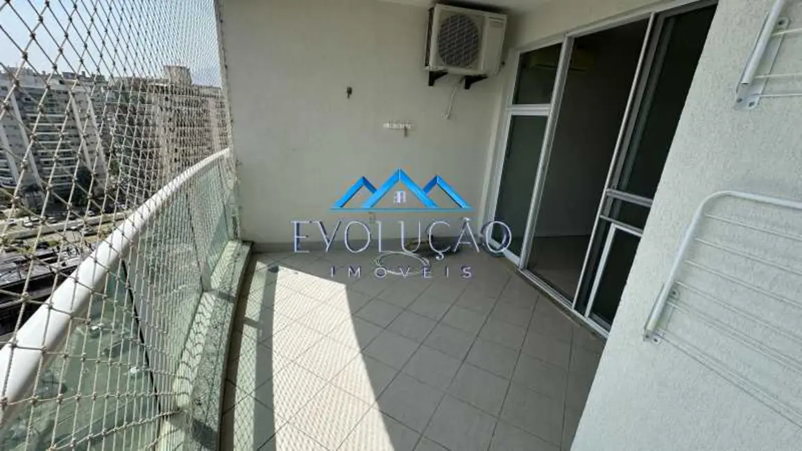 Cobertura com 2 quartos para alugar, 140m2 em Rio De Janeiro - RJ - imagem 9 Foto 9 de Cobertura com 2 quartos para alugar, 140m2 em Rio De Janeiro - RJ