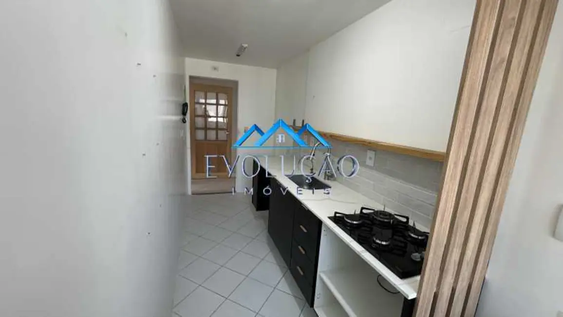 Cobertura com 2 quartos para alugar, 140m2 em Rio De Janeiro - RJ - imagem 4 Foto 4 de Cobertura com 2 quartos para alugar, 140m2 em Rio De Janeiro - RJ