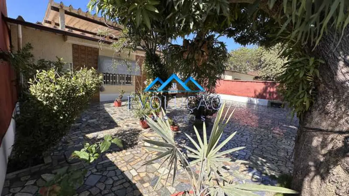 Foto 1 de Casa com 3 quartos à venda, 250m2 em Rio De Janeiro - RJ