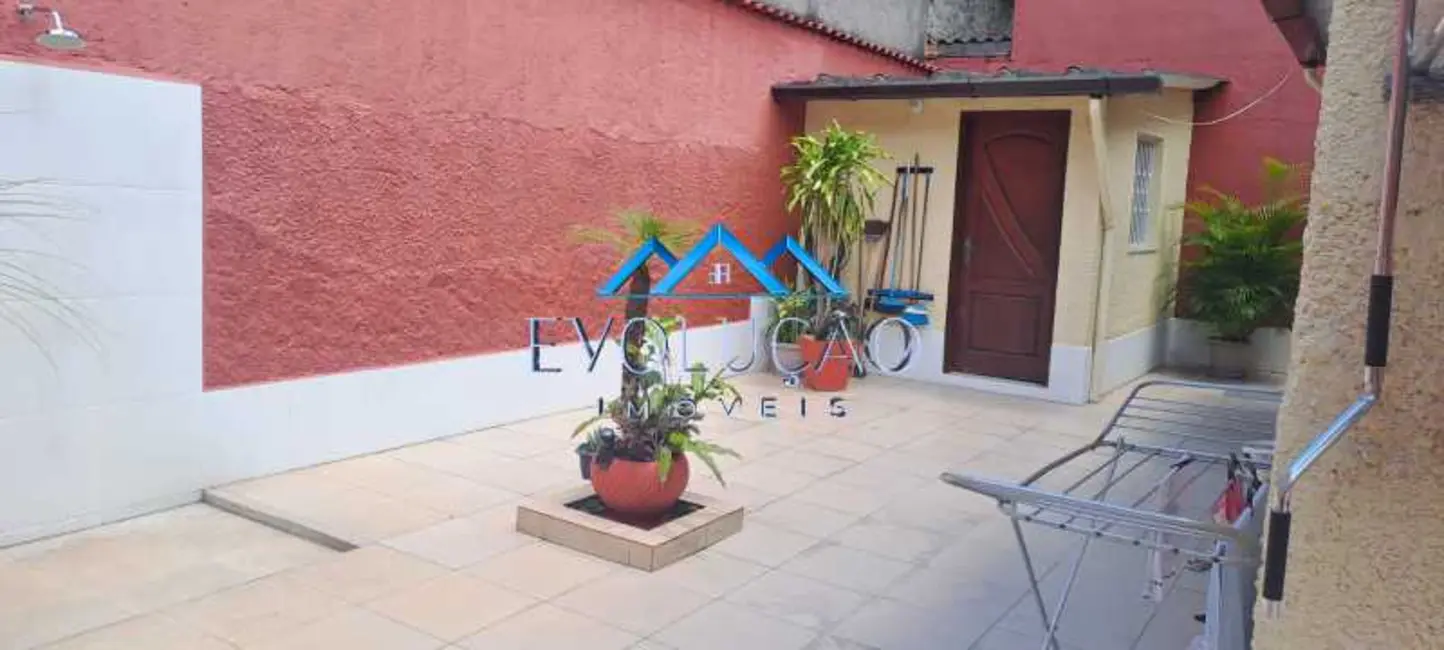 Casa com 3 quartos à venda, 250m2 em Rio De Janeiro - RJ - imagem 2 Foto 2 de Casa com 3 quartos à venda, 250m2 em Rio De Janeiro - RJ