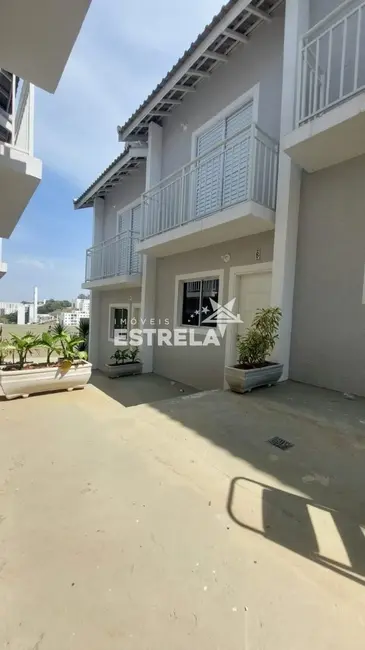 Foto 1 de Casa com 2 quartos à venda, 50m2 em Chácara Vista Alegre, Cotia - SP