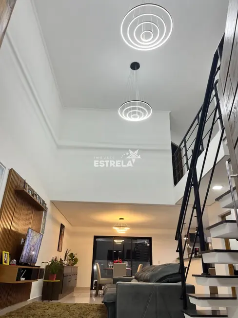 Foto 9 de Casa com 3 quartos à venda, 242m2 em Parque Dom Henrique, Cotia - SP