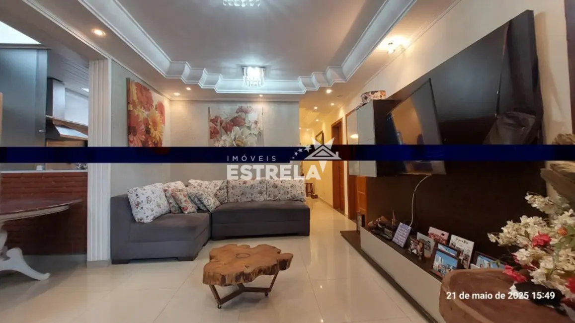 Casa com 2 quartos à venda, 250m2 em Jardim Lavapes das Graças, Cotia - SP - imagem 5 Foto 5 de Casa com 2 quartos à venda, 250m2 em Jardim Lavapes das Graças, Cotia - SP