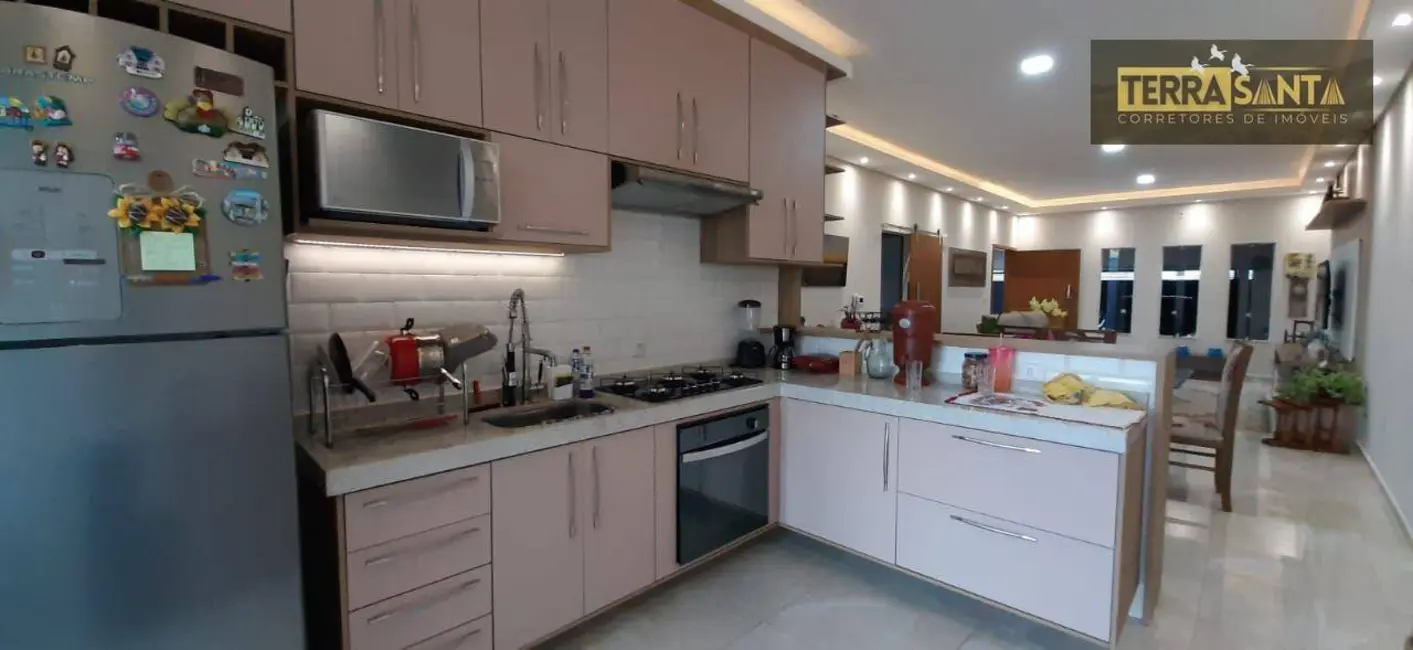 Foto 4 de Casa com 3 quartos à venda, 300m2 em Residencial Village Santana, Guaratingueta - SP