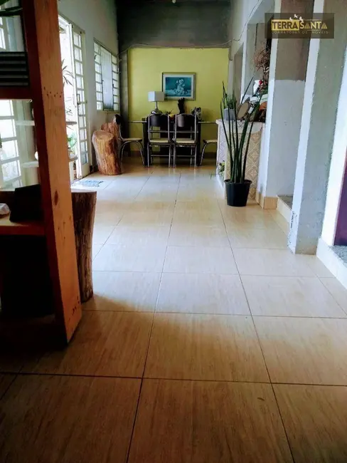 Casa com 3 quartos à venda, 300m2 em Residencial Village Santana, Guaratingueta - SP - imagem 6 Foto 6 de Casa com 3 quartos à venda, 300m2 em Residencial Village Santana, Guaratingueta - SP