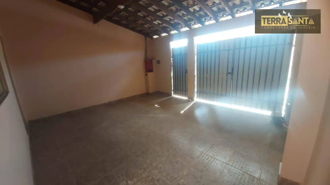 Foto 1 de Casa com 2 quartos à venda, 125m2 em Parque Residencial Beira Rio, Guaratingueta - SP