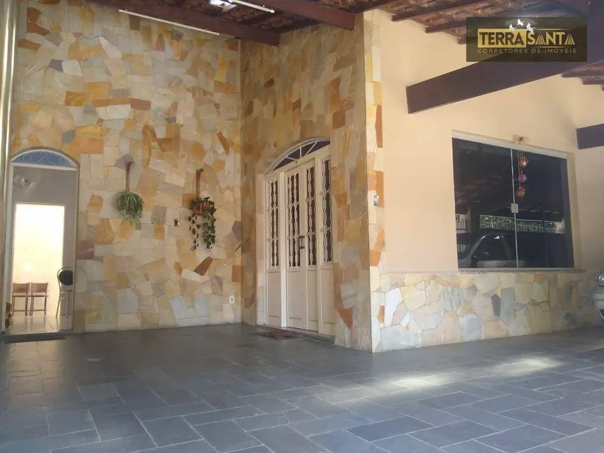 Foto 3 de Casa com 3 quartos à venda, 238m2 em Parque Residencial Beira Rio, Guaratingueta - SP