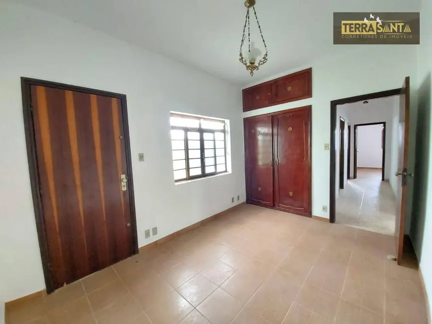 Casa com 3 quartos à venda, 300m2 em Vila Comendador Rodrigues Alves, Guaratingueta - SP - imagem 4 Foto 4 de Casa com 3 quartos à venda, 300m2 em Vila Comendador Rodrigues Alves, Guaratingueta - SP
