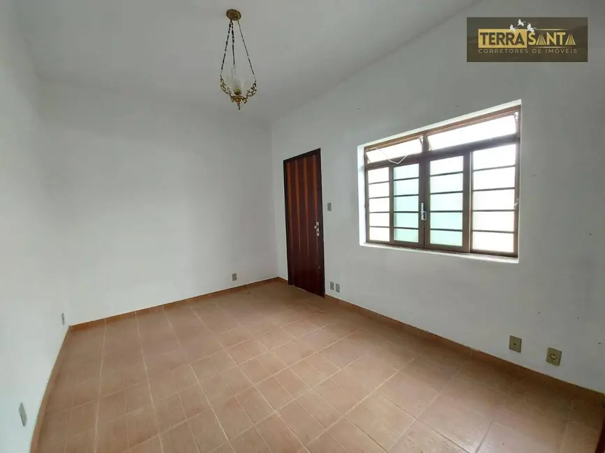 Casa com 3 quartos à venda, 300m2 em Vila Comendador Rodrigues Alves, Guaratingueta - SP - imagem 3 Foto 3 de Casa com 3 quartos à venda, 300m2 em Vila Comendador Rodrigues Alves, Guaratingueta - SP