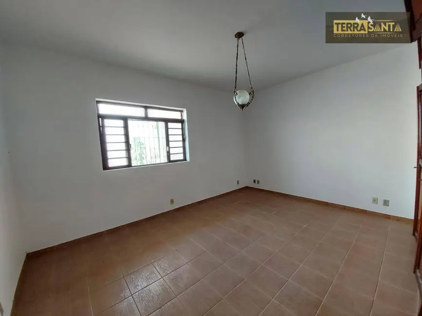 Casa com 3 quartos à venda, 300m2 em Vila Comendador Rodrigues Alves, Guaratingueta - SP - imagem 9 Foto 9 de Casa com 3 quartos à venda, 300m2 em Vila Comendador Rodrigues Alves, Guaratingueta - SP