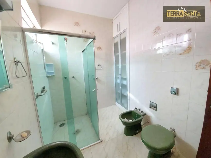 Casa com 3 quartos à venda, 300m2 em Vila Comendador Rodrigues Alves, Guaratingueta - SP - imagem 8 Foto 8 de Casa com 3 quartos à venda, 300m2 em Vila Comendador Rodrigues Alves, Guaratingueta - SP