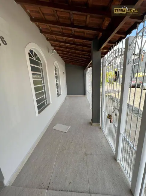 Foto 1 de Casa com 3 quartos à venda, 250m2 em Pedregulho, Guaratingueta - SP