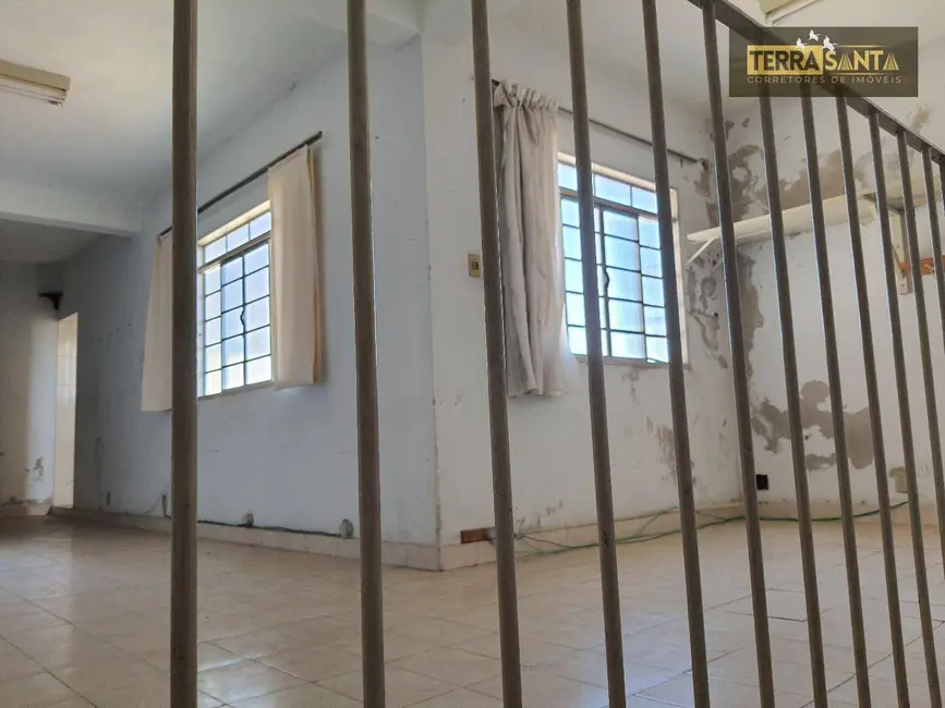 Casa com 3 quartos à venda, 250m2 em Vila Comendador Rodrigues Alves, Guaratingueta - SP - imagem 7 Foto 7 de Casa com 3 quartos à venda, 250m2 em Vila Comendador Rodrigues Alves, Guaratingueta - SP