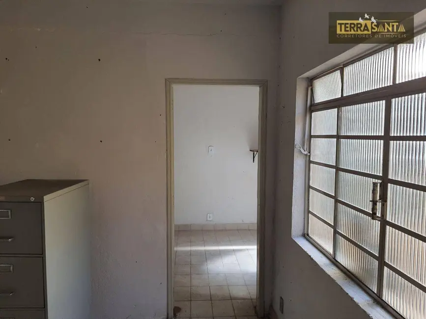 Casa com 3 quartos à venda, 250m2 em Vila Comendador Rodrigues Alves, Guaratingueta - SP - imagem 3 Foto 3 de Casa com 3 quartos à venda, 250m2 em Vila Comendador Rodrigues Alves, Guaratingueta - SP