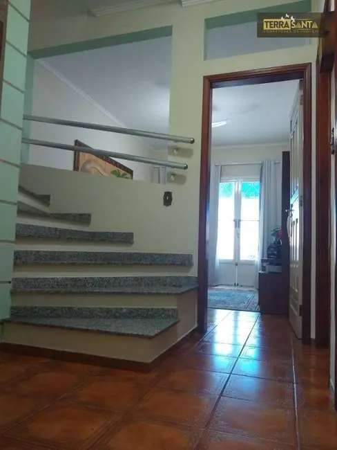 Foto 6 de Casa com 3 quartos à venda e para alugar, 250m2 em Parque Residencial Anna Guilhermina Rois Alves, Guaratingueta - SP