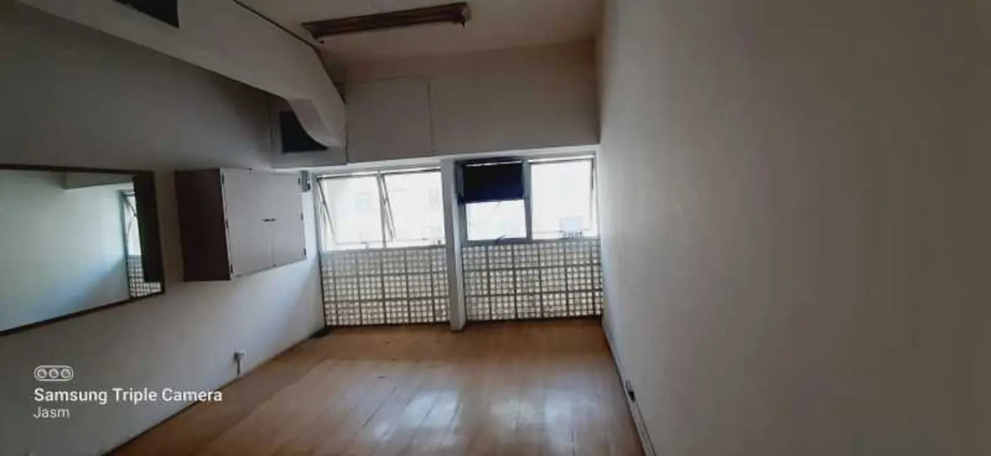 Sala Comercial à venda, 41m2 em Copacabana, Rio De Janeiro - RJ - imagem 8 Foto 8 de Sala Comercial à venda, 41m2 em Copacabana, Rio De Janeiro - RJ