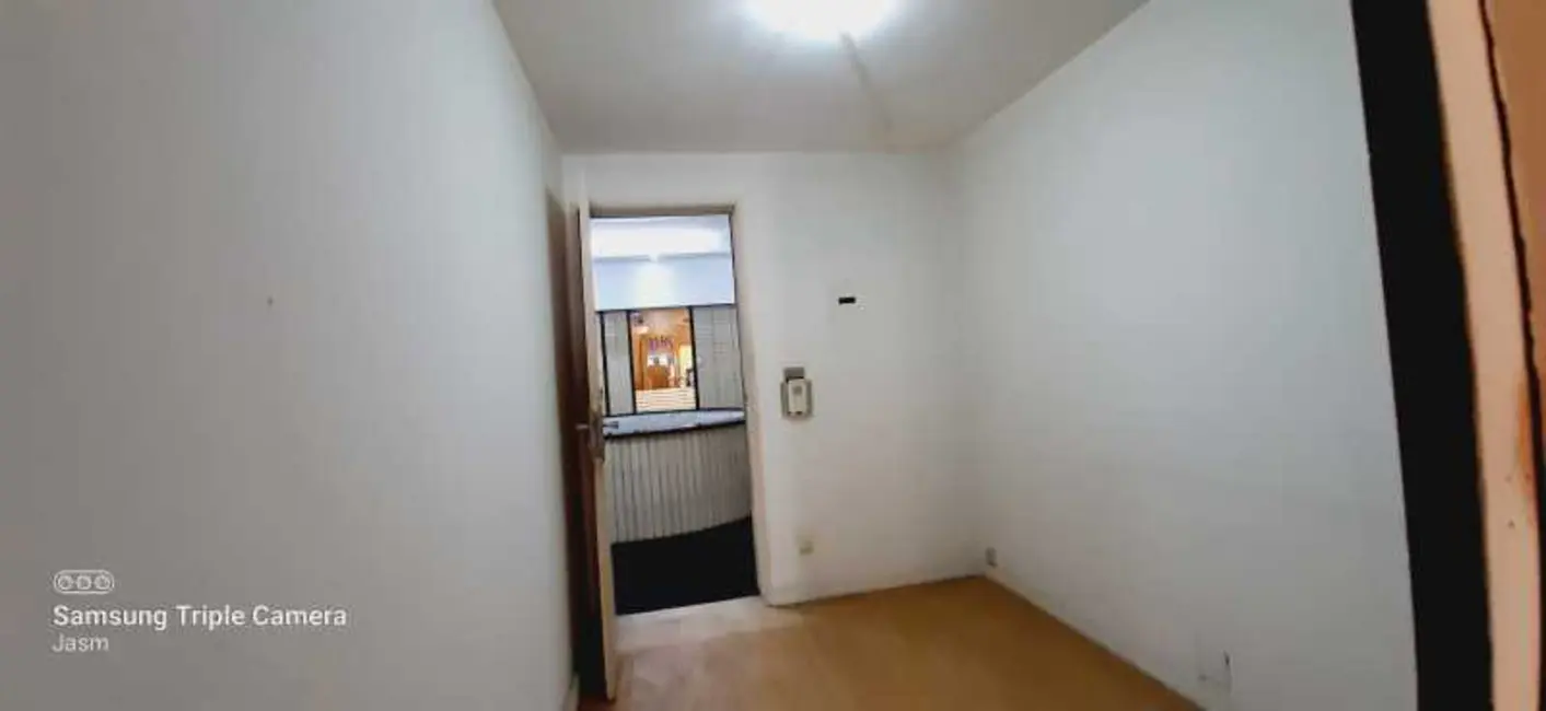 Sala Comercial à venda, 41m2 em Copacabana, Rio De Janeiro - RJ - imagem 5 Foto 5 de Sala Comercial à venda, 41m2 em Copacabana, Rio De Janeiro - RJ