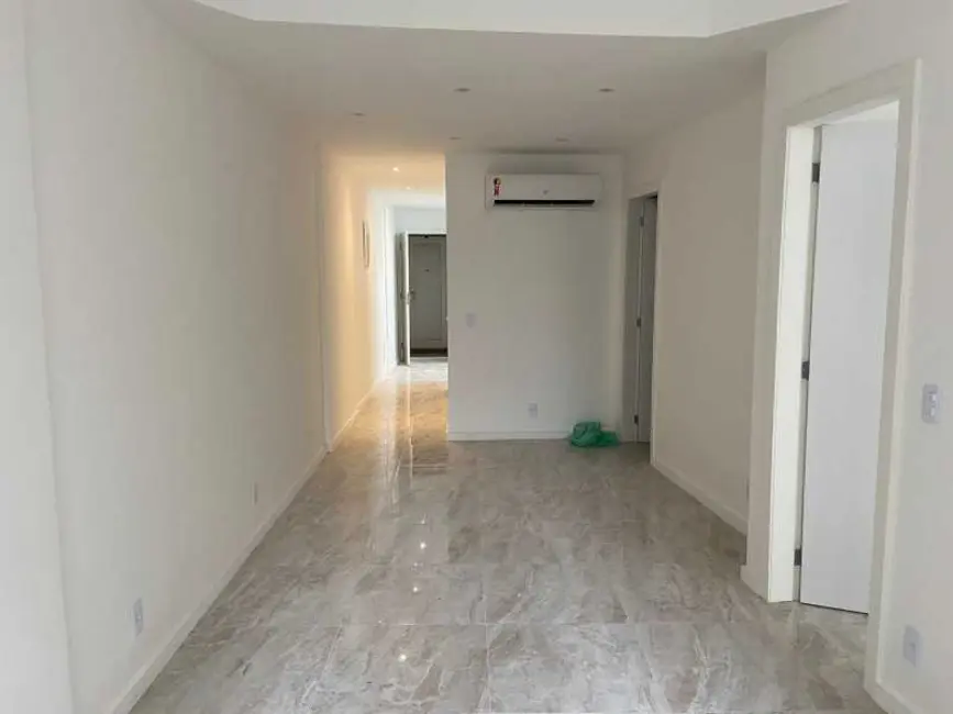 Foto 1 de Apartamento com 2 quartos à venda, 70m2 em Copacabana, Rio De Janeiro - RJ