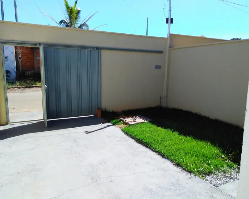 Casa com 3 quartos à venda, 180m2 em Setor Marista Sul, Aparecida De Goiania - GO - imagem 4 Foto 4 de Casa com 3 quartos à venda, 180m2 em Setor Marista Sul, Aparecida De Goiania - GO