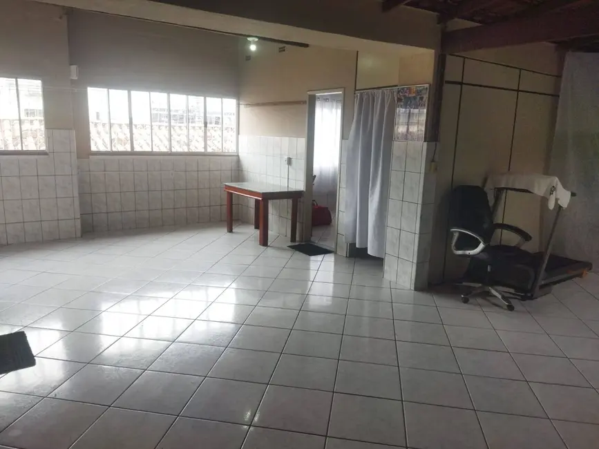Casa com 5 quartos à venda, 200m2 em IBES, Vila Velha - ES - imagem 5 Foto 5 de Casa com 5 quartos à venda, 200m2 em IBES, Vila Velha - ES