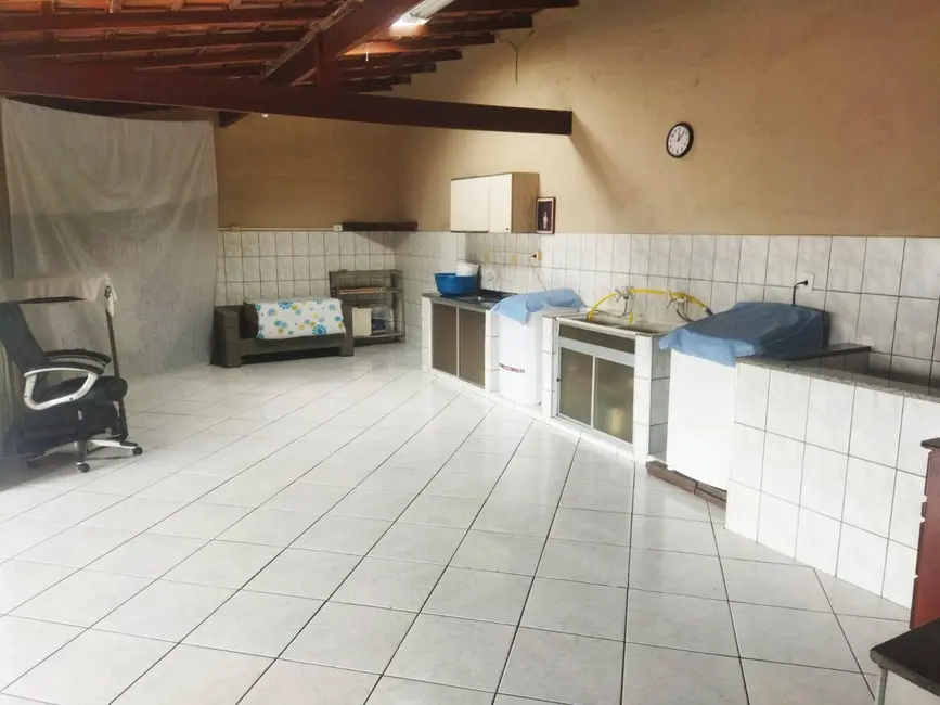 Casa com 5 quartos à venda, 200m2 em IBES, Vila Velha - ES - imagem 4 Foto 4 de Casa com 5 quartos à venda, 200m2 em IBES, Vila Velha - ES
