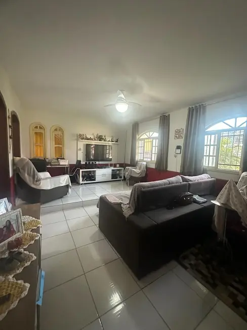Casa com 3 quartos à venda, 179m2 em Cobilândia, Vila Velha - ES - imagem 2 Foto 2 de Casa com 3 quartos à venda, 179m2 em Cobilândia, Vila Velha - ES