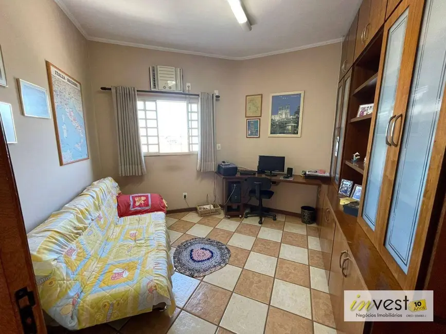 Sobrado com 3 quartos à venda, 170m2 em Vila Maceno, Sao Jose Do Rio Preto - SP - imagem 4 Foto 4 de Sobrado com 3 quartos à venda, 170m2 em Vila Maceno, Sao Jose Do Rio Preto - SP