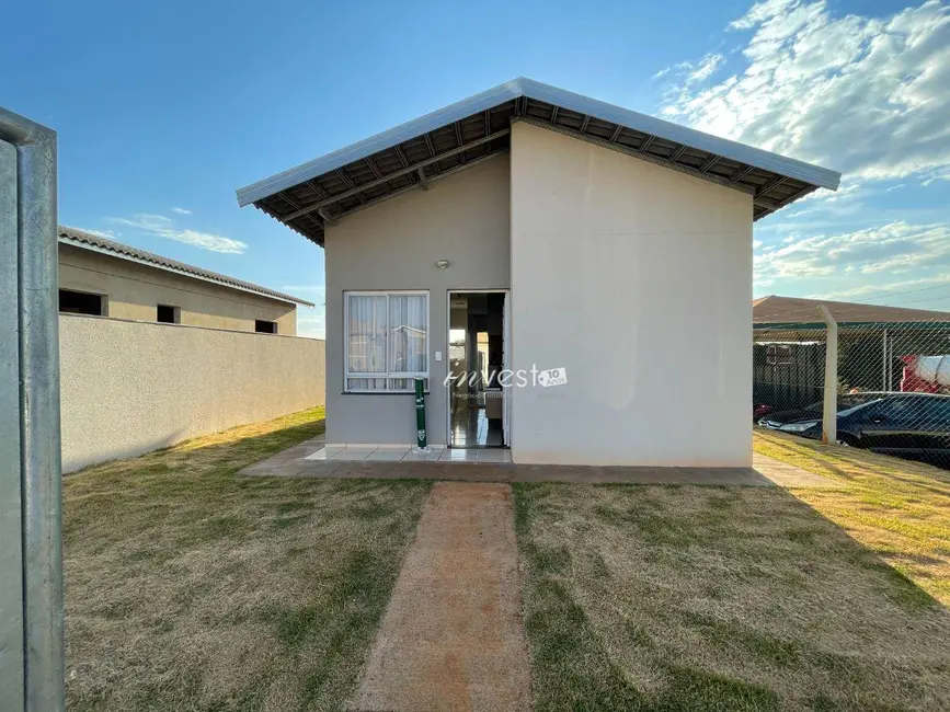 Foto 1 de Casa com 2 quartos à venda, 204m2 em Bady Bassitt - SP