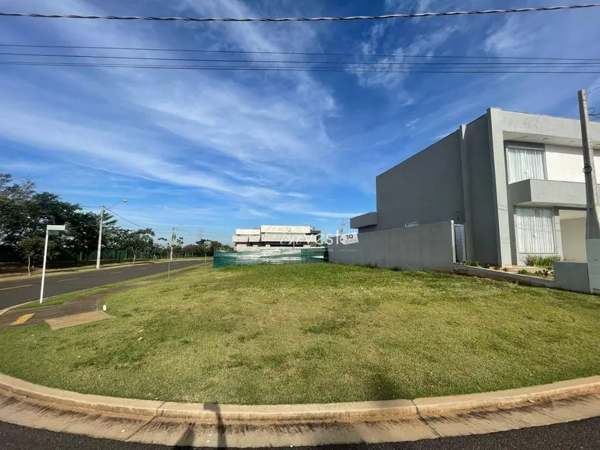Foto 1 de Terreno / Lote à venda, 338m2 em Centro, Mirassol - SP