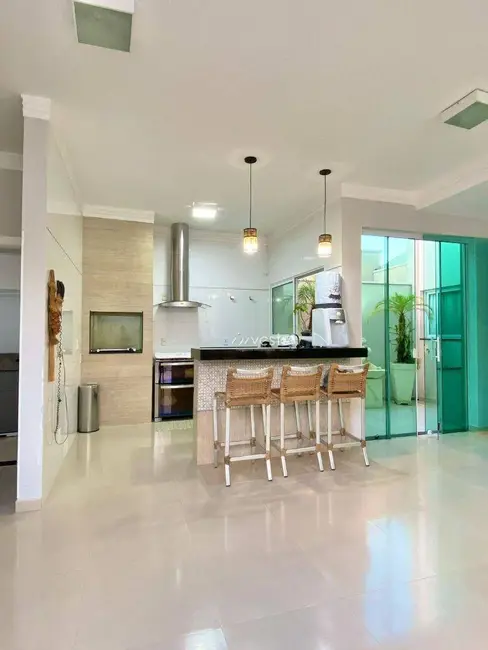 Foto 6 de Sobrado com 4 quartos à venda, 300m2 em Centro, Mirassol - SP