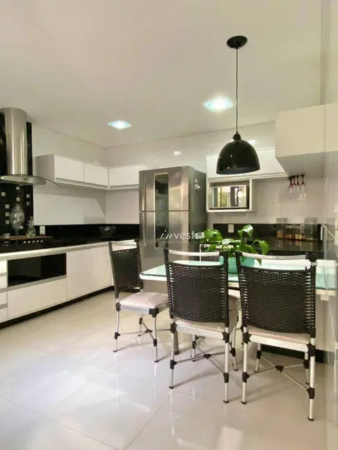 Foto 5 de Sobrado com 4 quartos à venda, 300m2 em Centro, Mirassol - SP