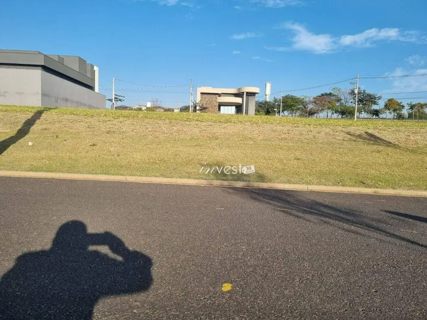 Foto 1 de Terreno / Lote à venda, 308m2 em Centro, Mirassol - SP