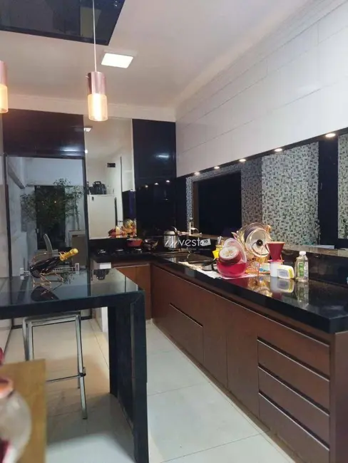 Foto 4 de Casa com 3 quartos à venda, 200m2 em Centro, Mirassol - SP