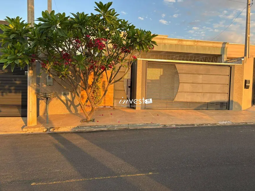 Foto 2 de Casa com 3 quartos à venda, 200m2 em Mirassol - SP