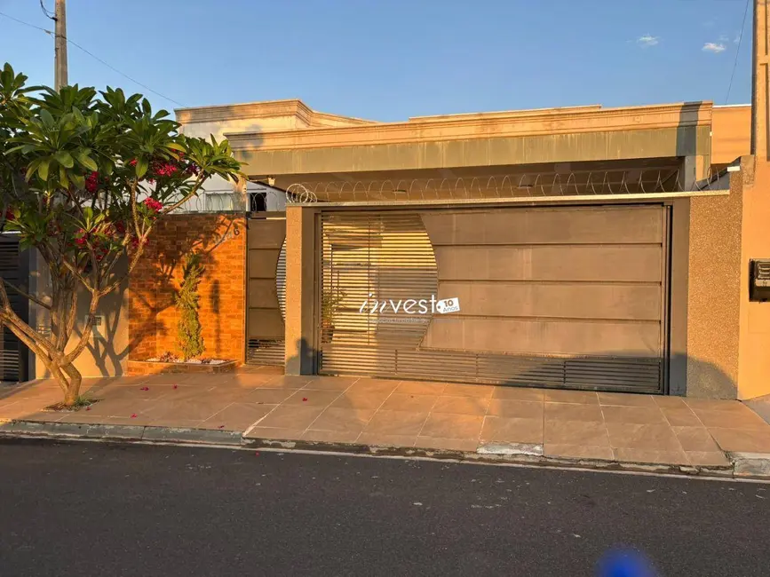 Foto 1 de Casa com 3 quartos à venda, 200m2 em Mirassol - SP