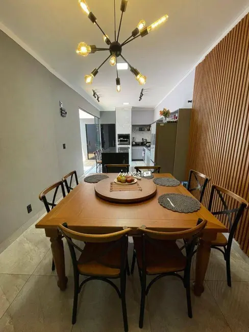 Foto 4 de Casa com 2 quartos à venda, 200m2 em Centro, Mirassol - SP