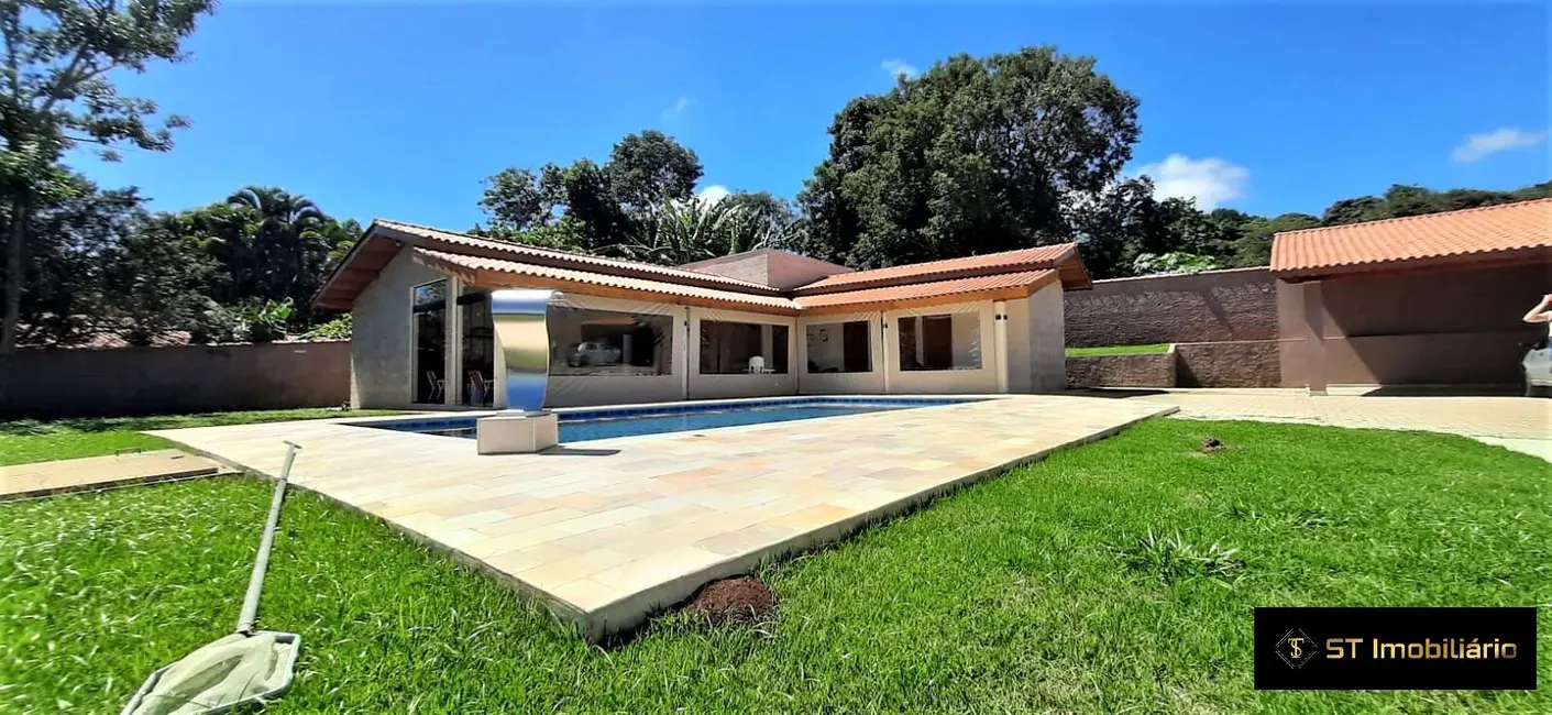 Chácara com 3 quartos à venda, 1500m2 em Piracaia - SP - imagem 4 Foto 4 de Chácara com 3 quartos à venda, 1500m2 em Piracaia - SP