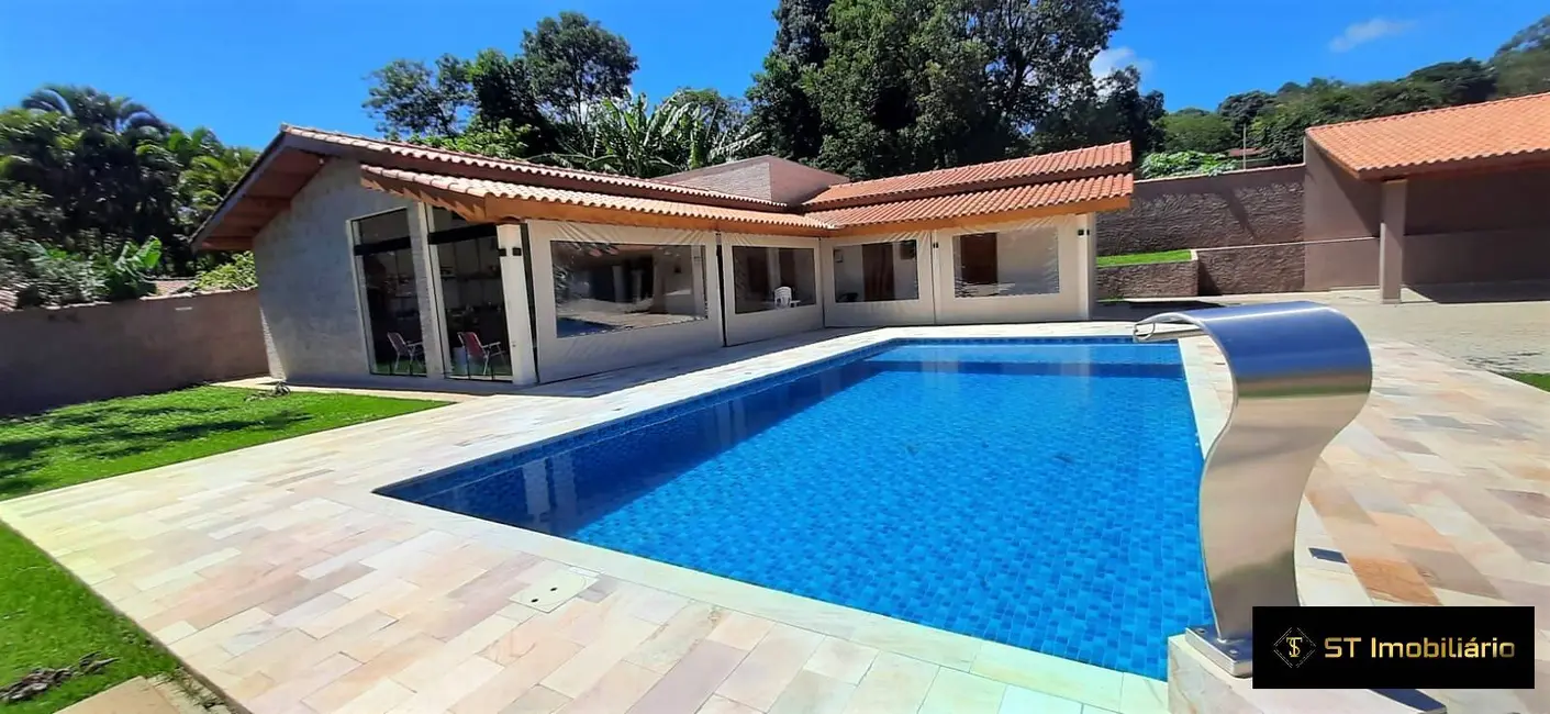 Chácara com 3 quartos à venda, 1500m2 em Piracaia - SP - imagem 2 Foto 2 de Chácara com 3 quartos à venda, 1500m2 em Piracaia - SP