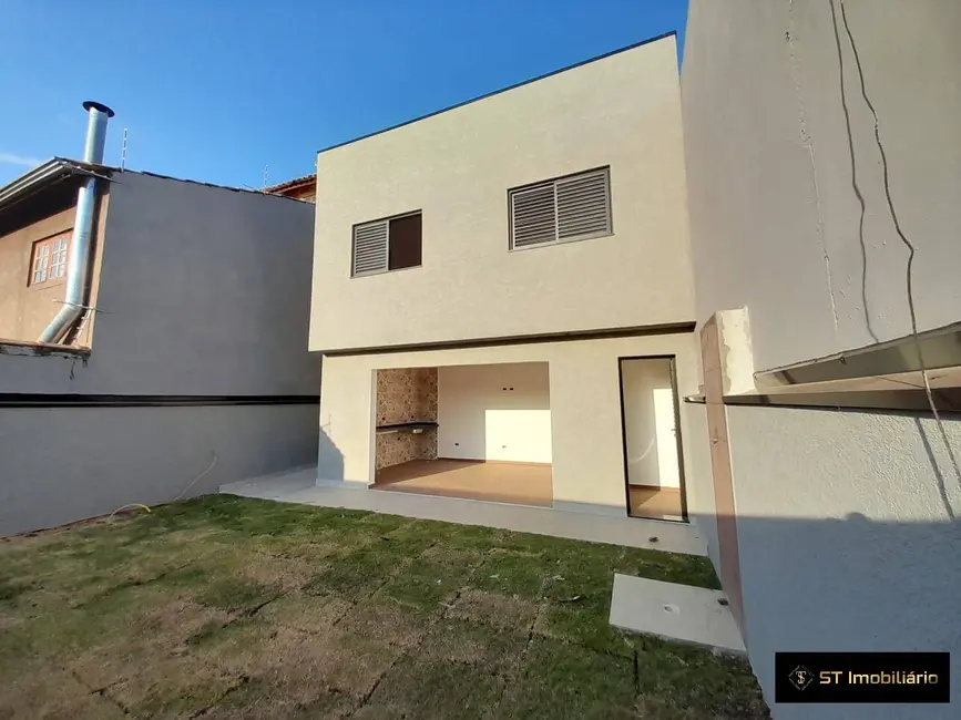 Foto 2 de Casa com 3 quartos à venda, 93m2 em Nova Cerejeira, Atibaia - SP
