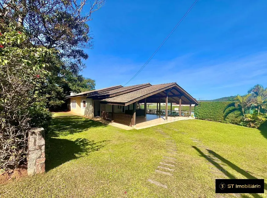 Chácara com 4 quartos à venda, 2410m2 em Rio Abaixo, Atibaia - SP - imagem 5 Foto 5 de Chácara com 4 quartos à venda, 2410m2 em Rio Abaixo, Atibaia - SP
