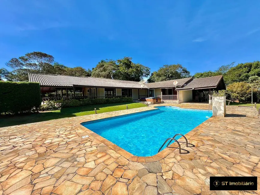 Chácara com 4 quartos à venda, 2410m2 em Rio Abaixo, Atibaia - SP - imagem 4 Foto 4 de Chácara com 4 quartos à venda, 2410m2 em Rio Abaixo, Atibaia - SP