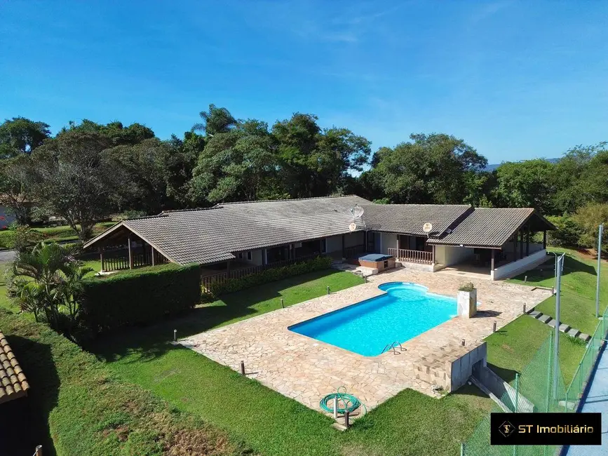 Chácara com 4 quartos à venda, 2410m2 em Rio Abaixo, Atibaia - SP - imagem 2 Foto 2 de Chácara com 4 quartos à venda, 2410m2 em Rio Abaixo, Atibaia - SP