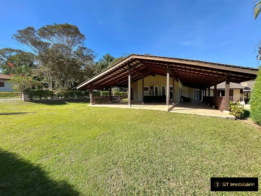 Chácara com 4 quartos à venda, 2410m2 em Rio Abaixo, Atibaia - SP - imagem 3 Foto 3 de Chácara com 4 quartos à venda, 2410m2 em Rio Abaixo, Atibaia - SP