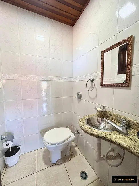 Chácara com 4 quartos à venda, 2410m2 em Rio Abaixo, Atibaia - SP - imagem 8 Foto 8 de Chácara com 4 quartos à venda, 2410m2 em Rio Abaixo, Atibaia - SP