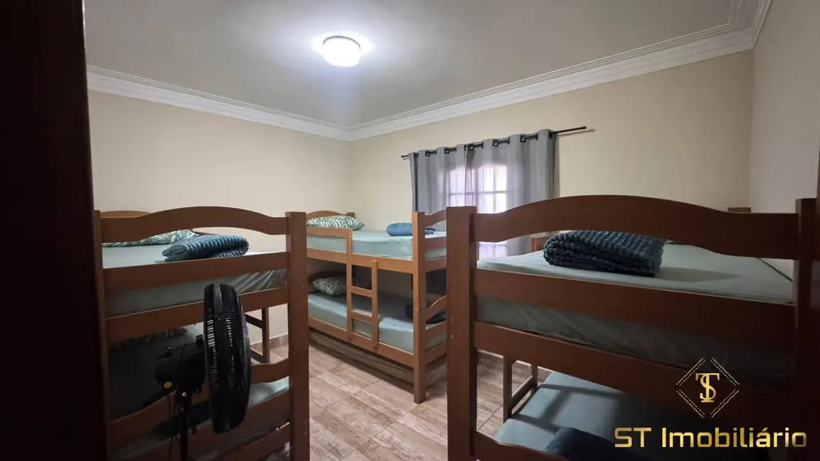 Chácara com 4 quartos à venda, 1800m2 em Jardim Estância Brasil, Atibaia - SP - imagem 6 Foto 6 de Chácara com 4 quartos à venda, 1800m2 em Jardim Estância Brasil, Atibaia - SP