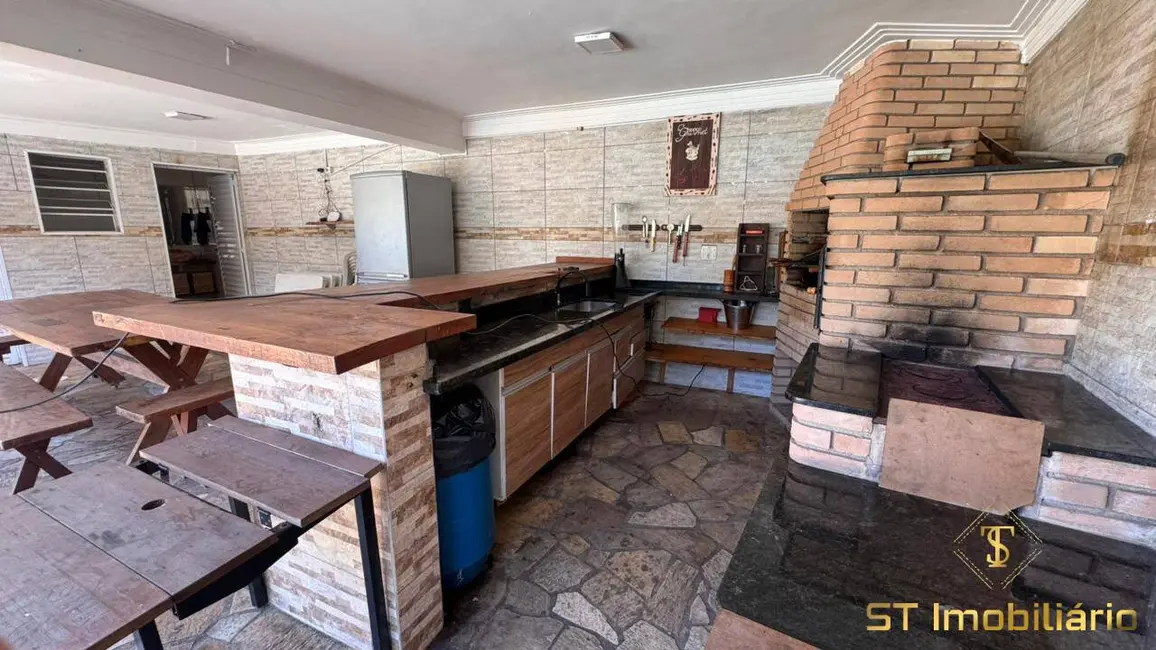 Chácara com 4 quartos à venda, 1800m2 em Jardim Estância Brasil, Atibaia - SP - imagem 7 Foto 7 de Chácara com 4 quartos à venda, 1800m2 em Jardim Estância Brasil, Atibaia - SP